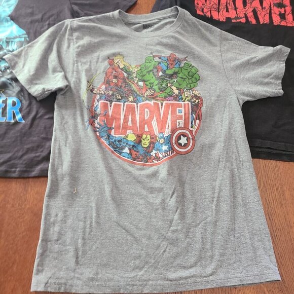 Lot of 3 Marvel T-Shirts Youth Size 16-18 or Adult Small - Picture 2 of 16